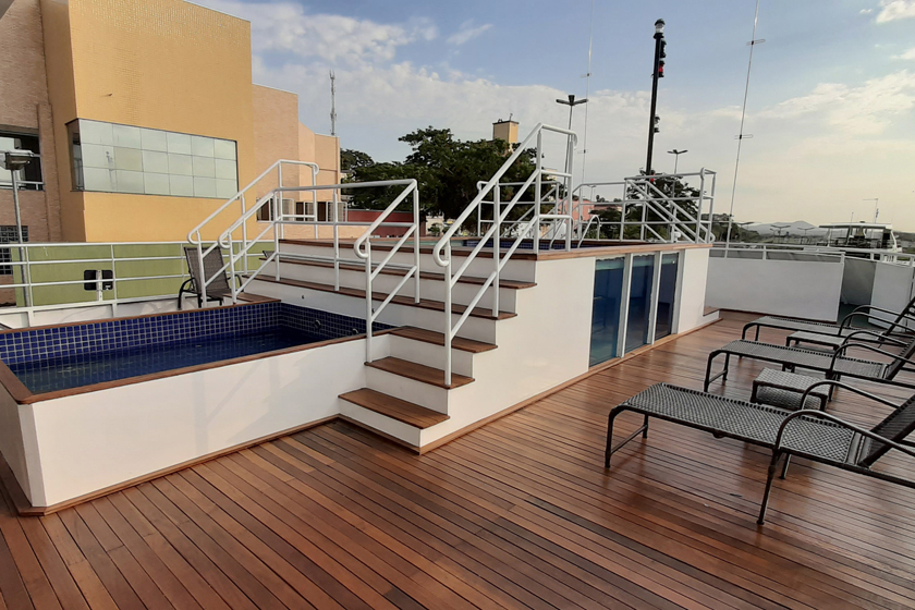 main deck pool2