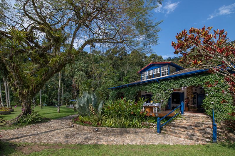 Villa & Loft Bom Jardim: Paraty's Exclusive Private Beachfront Retreat, Reachable Only by Boat