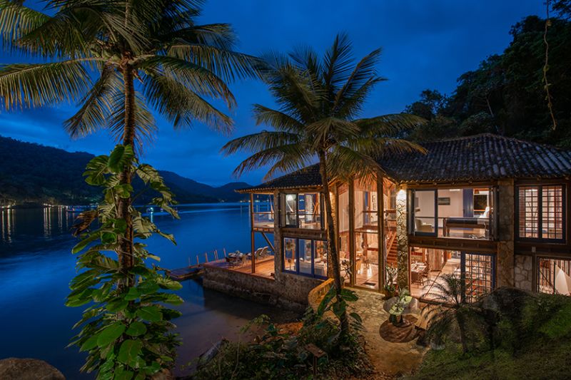 Villa & Loft Bom Jardim: Paraty's Exclusive Private Beachfront Retreat, Reachable Only by Boat