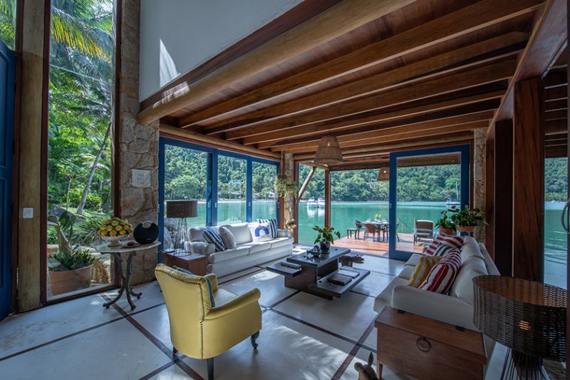 Villa & Loft Bom Jardim: Paraty's Exclusive Private Beachfront Retreat, Reachable Only by Boat