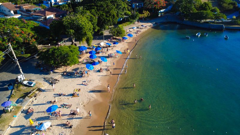 Praia dos Ossos, Búzios: Historical Charm, Calm Waters, and Access to the Peninsula’s Gems