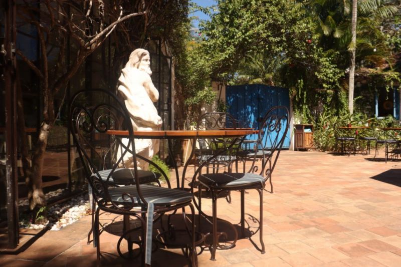 La Gare in B&uacute;zios: Mediterranean Cuisine with Buzian Charm and Soul